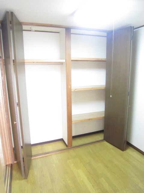 Receipt. Abundant storage capacity