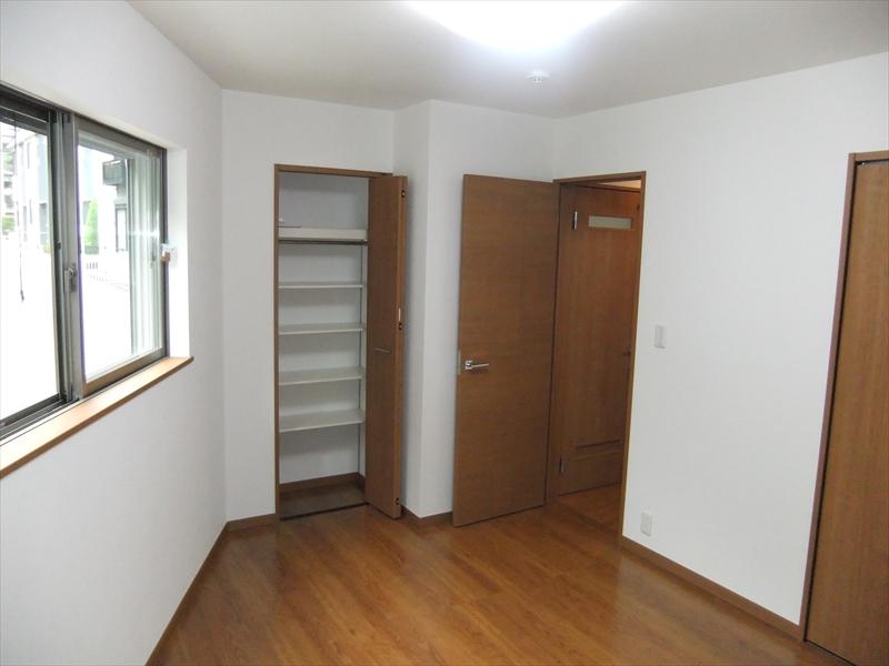 Receipt. Storage lot.