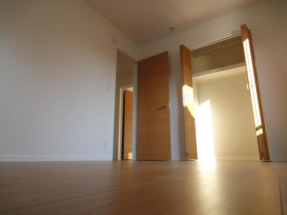 Non-living room. Indoor (12 May 2013) Shooting