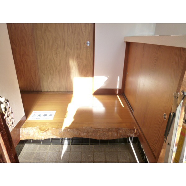 Entrance. Wide entrance