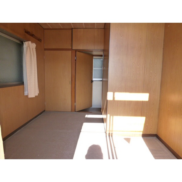 Living and room. 2 Kaiyoshitsu