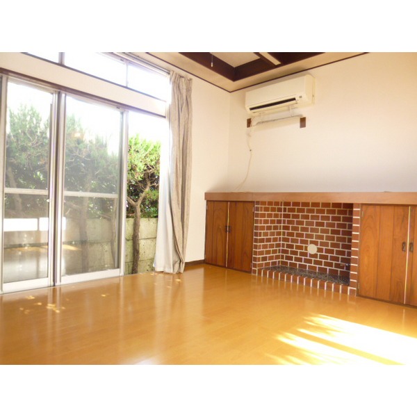 Living and room. South-facing bright rooms