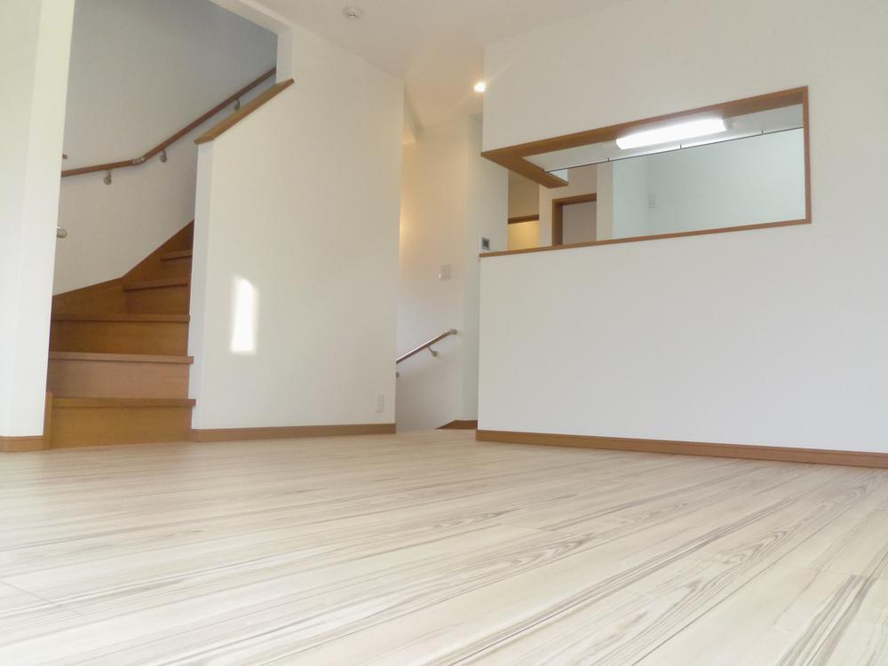 Living. Local (11 May 2013) Shooting (1) Building