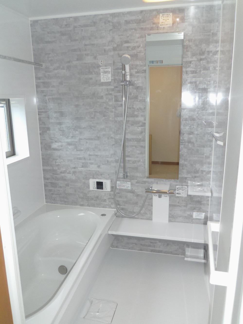 Bathroom. Local (11 May 2013) Shooting (1) Building