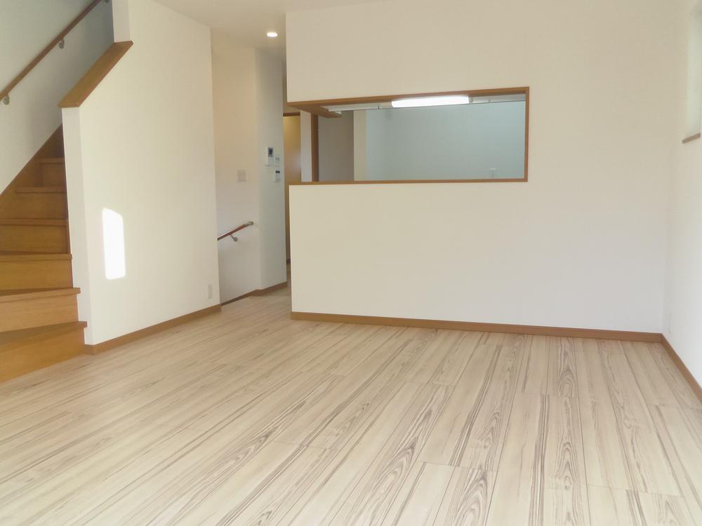 Living. Local (11 May 2013) Shooting