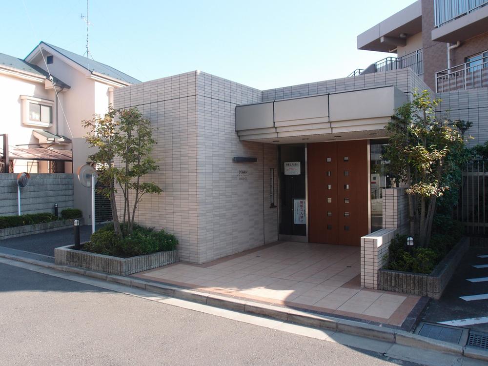 Entrance. Common areas