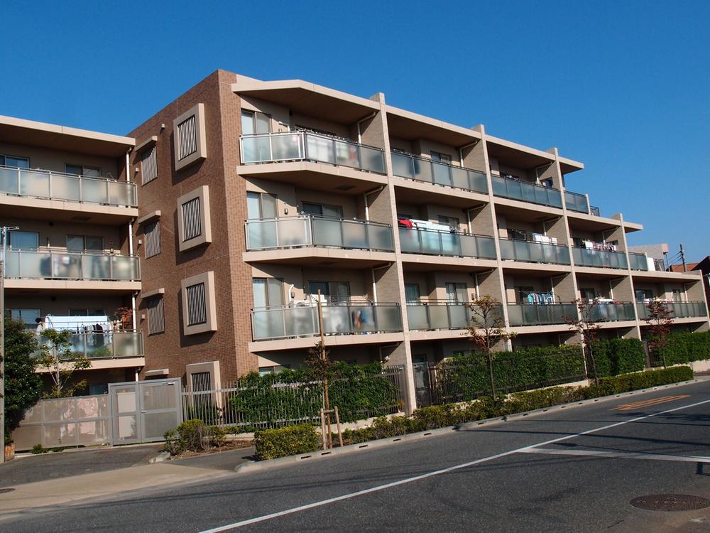 Local appearance photo. Daiwa House Industry Co., Ltd., the former condominium