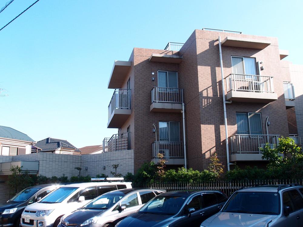 Local appearance photo. Local (11 May 2013) Shooting