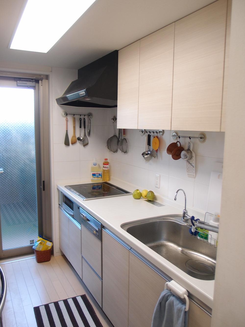 Kitchen. Kitchen about 3.4 tatami