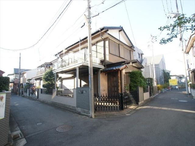 Local land photo. Popular southeast corner lot, Day is good