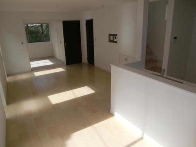 Other. Living, Because there is a Japanese-style room to be directly connected to the open kitchen, There is a feeling of opening.