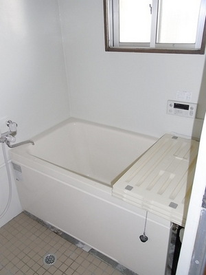 Bath. window ・ Reheating function with bus