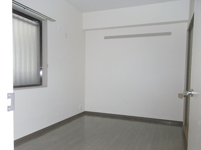 Living and room. Western-style 5.7 Pledge