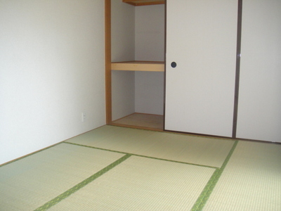 Living and room. Japanese-style room 6 quires