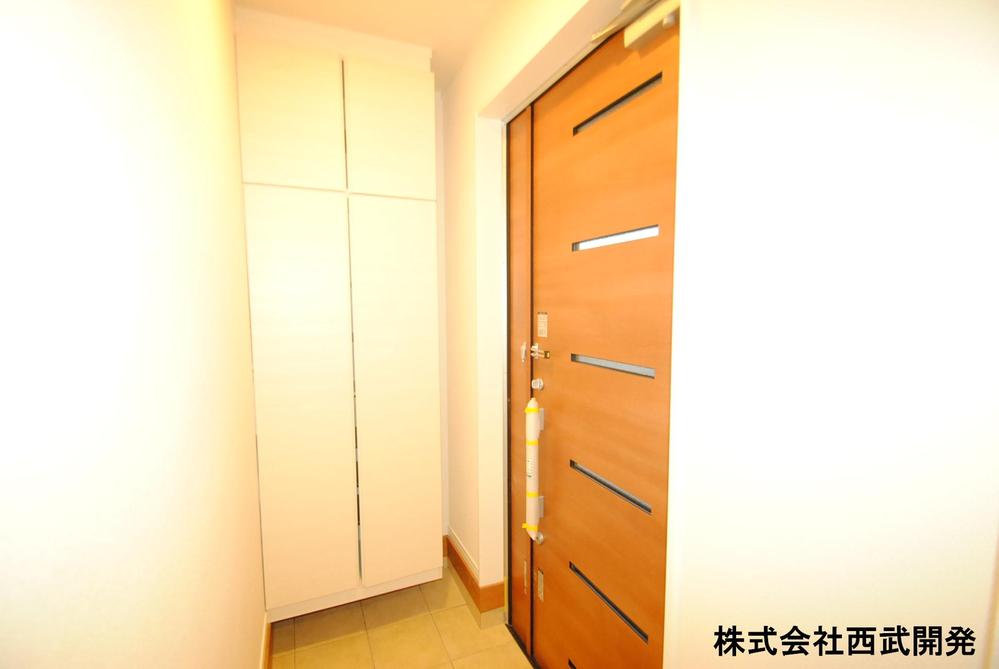 Entrance. Indoor (12 May 2013) Shooting