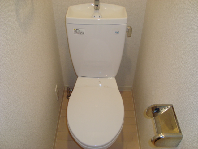Toilet.  ☆ Bidet can be installed ☆
