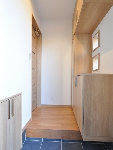 Other introspection. A Building side entrance