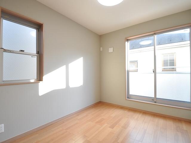 Non-living room. A Building Western style room