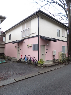 Building appearance. Heisei was building exterior wall paint the completion of construction on 25 December