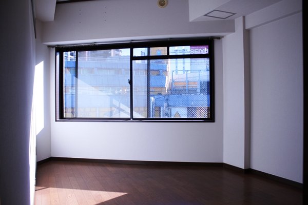 Other room space. A bright room