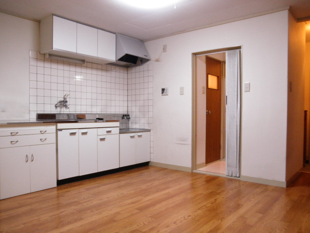 Other room space. The entrance side Western-style, There is both the closet and the closet.