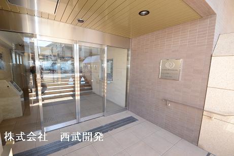 Entrance. Common areas