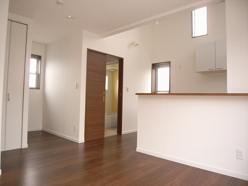 Same specifications photos (living). Same specifications