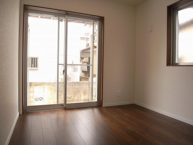 Same specifications photos (Other introspection). Same specifications