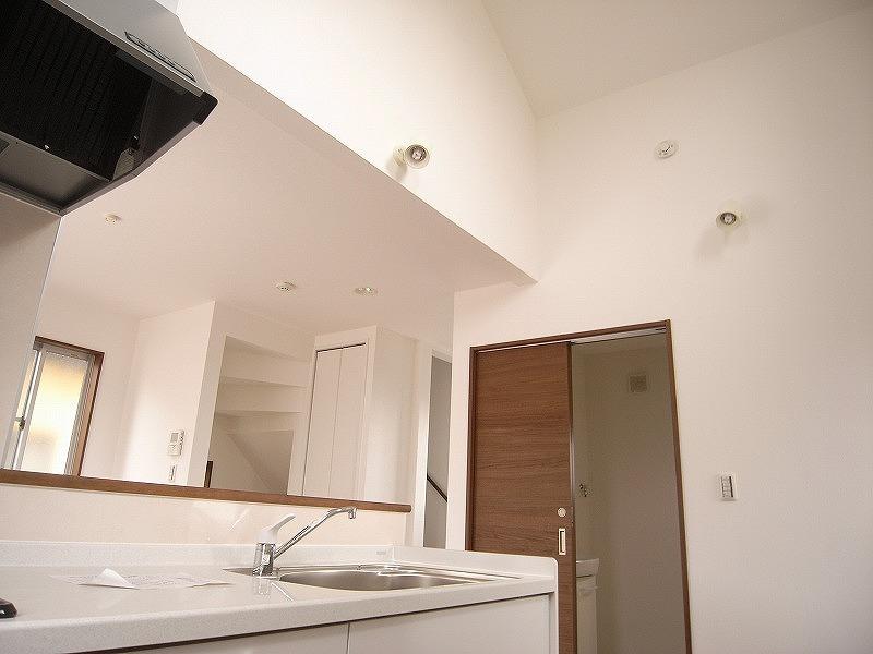 Same specifications photos (Other introspection). Same specifications