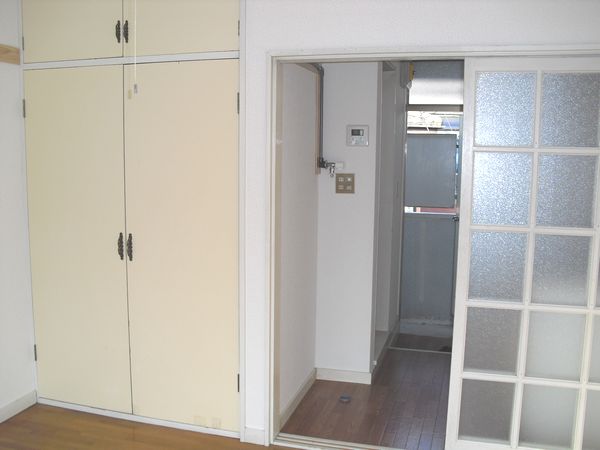 Receipt. Storage lot.