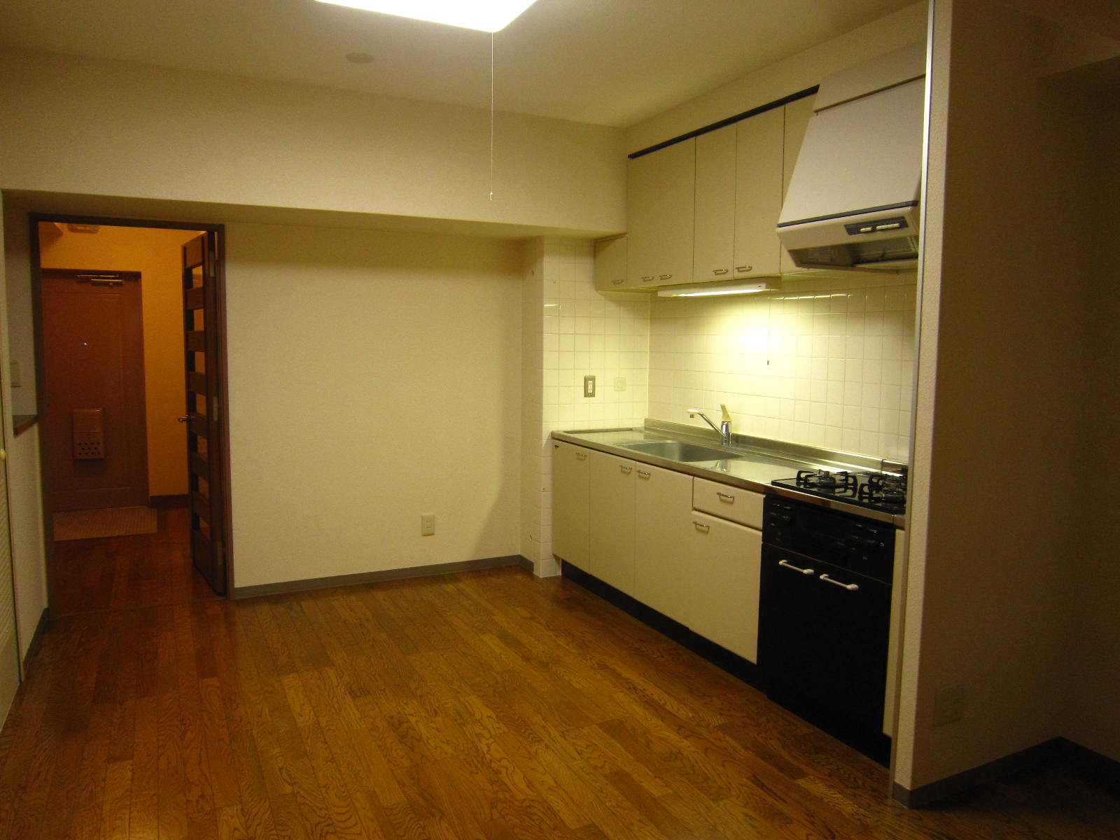 Living and room. 7 tatami-sized dining kitchen