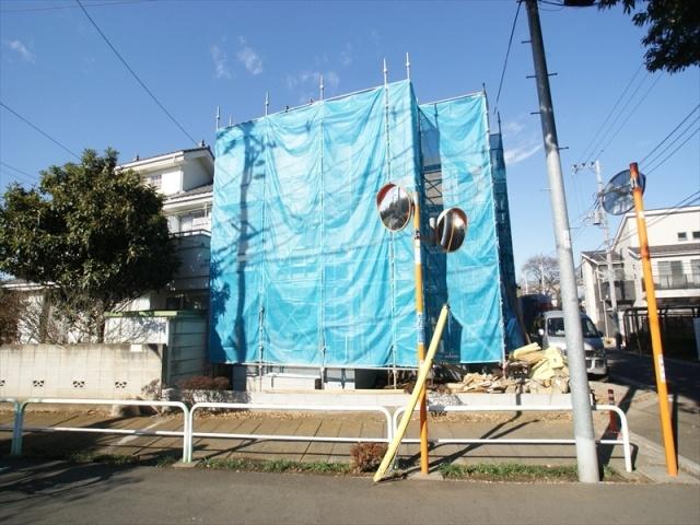 Local photos, including front road. Living in a quiet residential area ・ Shopping is convenient!