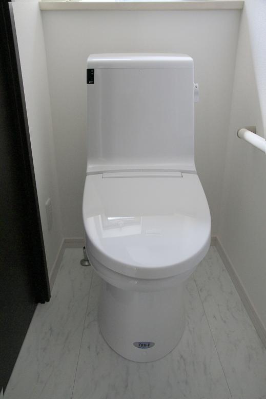 Other Equipment. Water-saving is on the first floor of the toilet ・ Equipped with a conscious hot water cleaning function toilet to save power. ECO5 type will deliver the bath one or more cups of water-saving effect in two days compared to the conventional type.