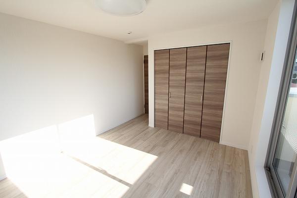 Non-living room. Indoor (11 May 2013) Shooting