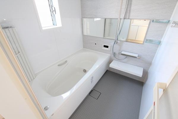 Bathroom. Indoor (11 May 2013) Shooting