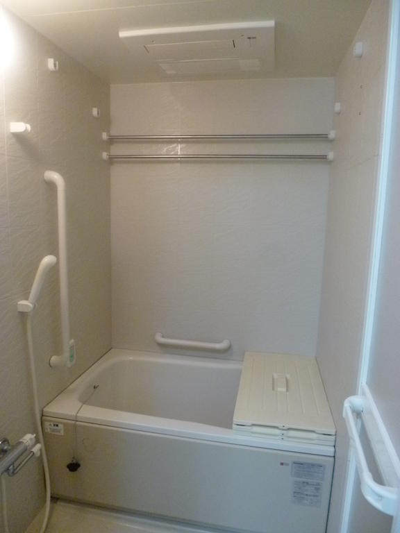 Bath. Bright bathroom With bathroom ventilation dryer