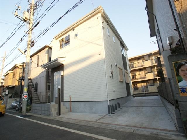 Local appearance photo. 2 units can be happy car space