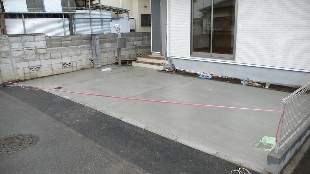 Parking lot. Local (10 May 2013) Shooting