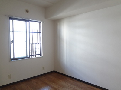 Living and room. Room 2