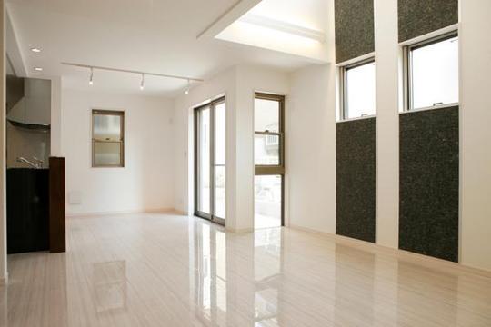 Living. There is also a blow, It is very open-minded living space.