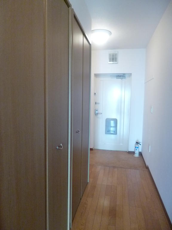 Receipt. Entrance housed plenty