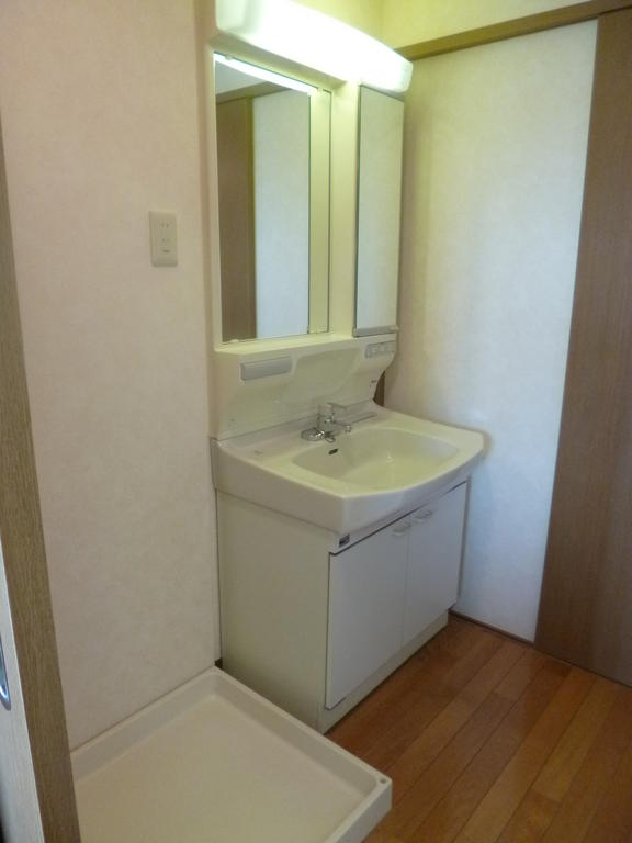 Washroom. With waterproof bread