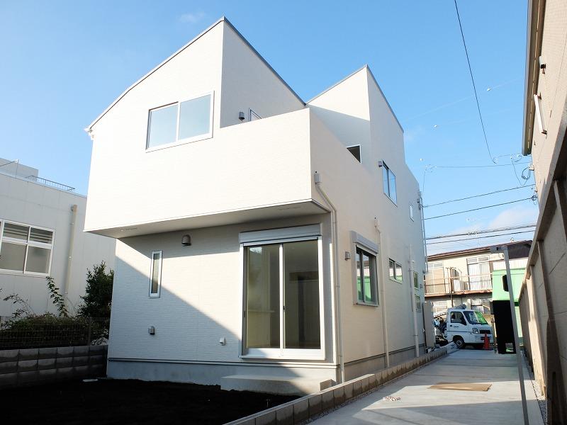 Local appearance photo. Simple modern appearance