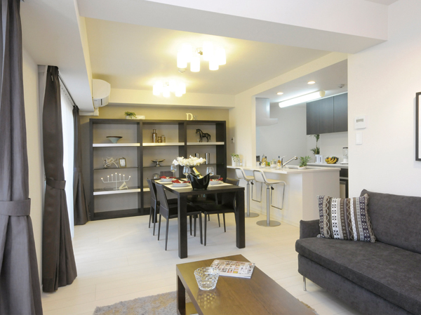 Living.  [living ・ dining] There is a place to heal fatigue of the day, By sincerely produce a restful living space, We seek to live a satisfactory.