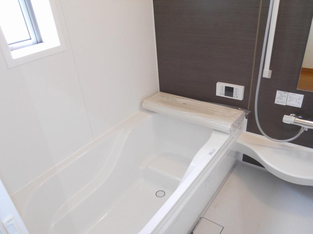 Bathroom. Indoor (11 May 2013) Shooting