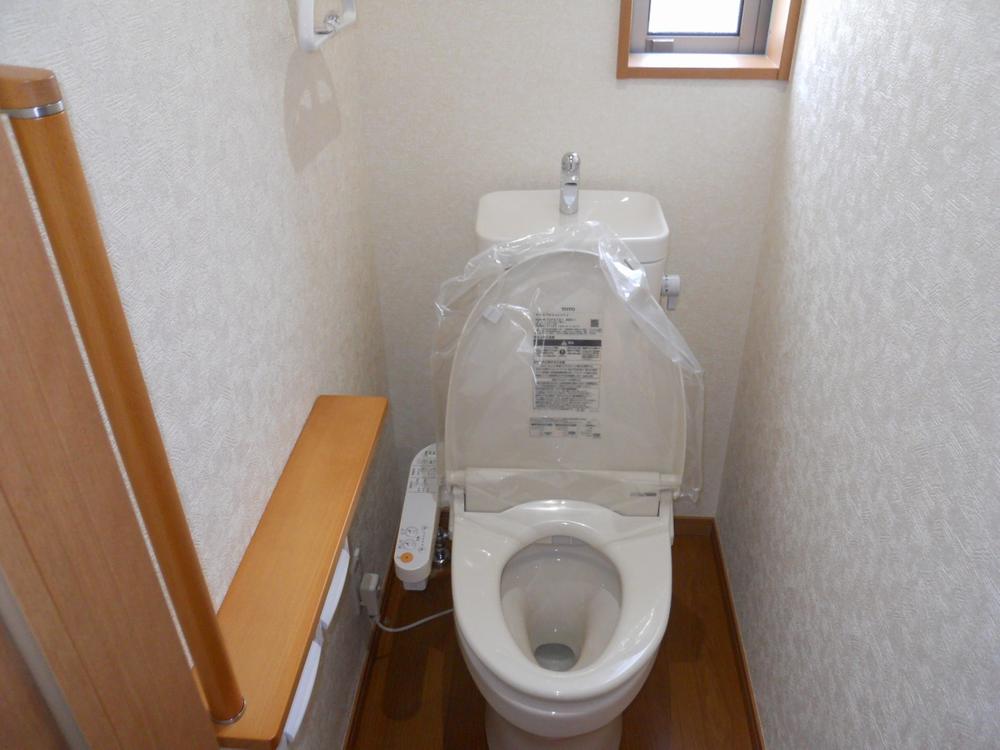 Toilet. Indoor (11 May 2013) Shooting