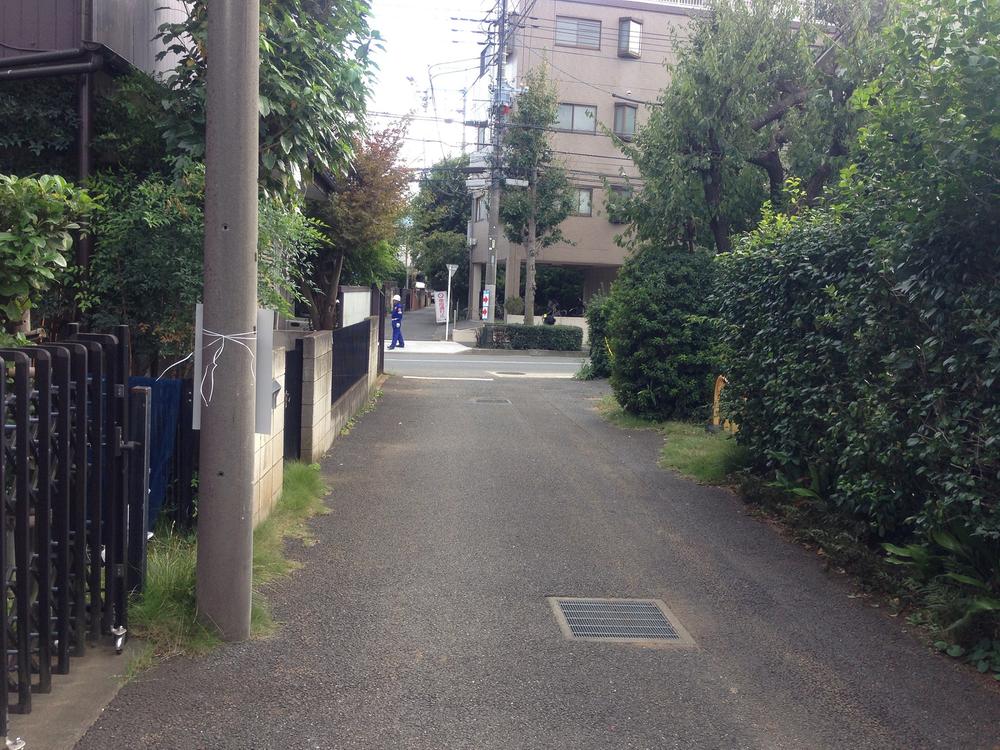 Local photos, including front road. Local (10 May 2013) Shooting