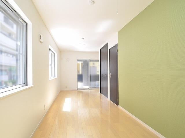 Non-living room. Interior Photo: room