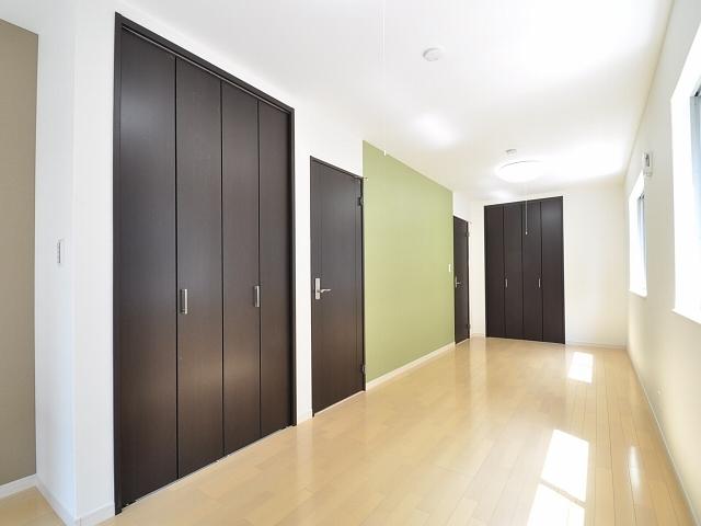 Non-living room. Interior Photo: room