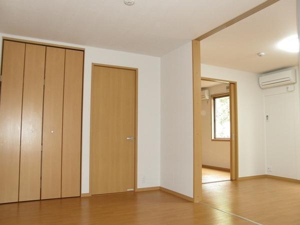 Living and room. There is also housed in the living room!